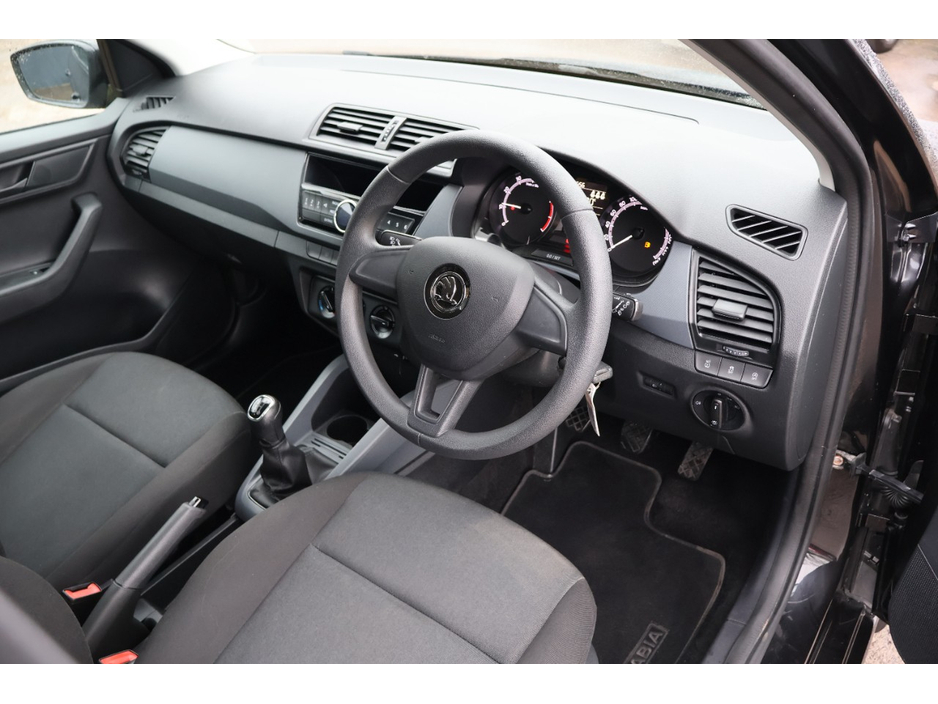 2020 Skoda Fabia - image 11