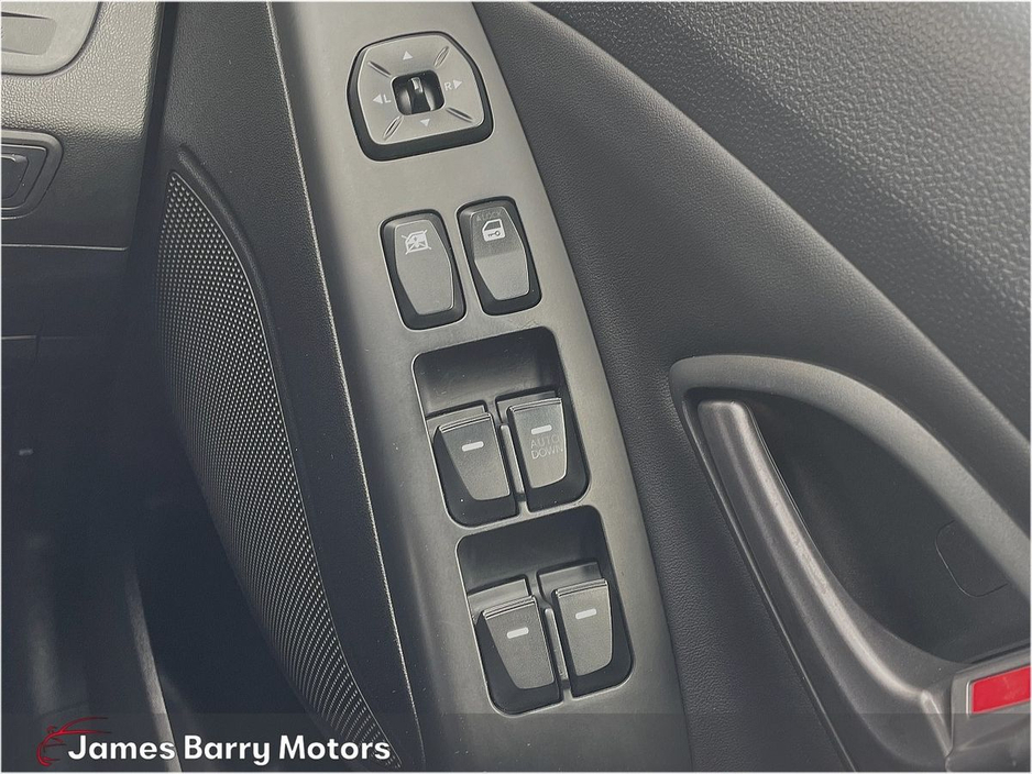 2014 Hyundai ix35 - image 17