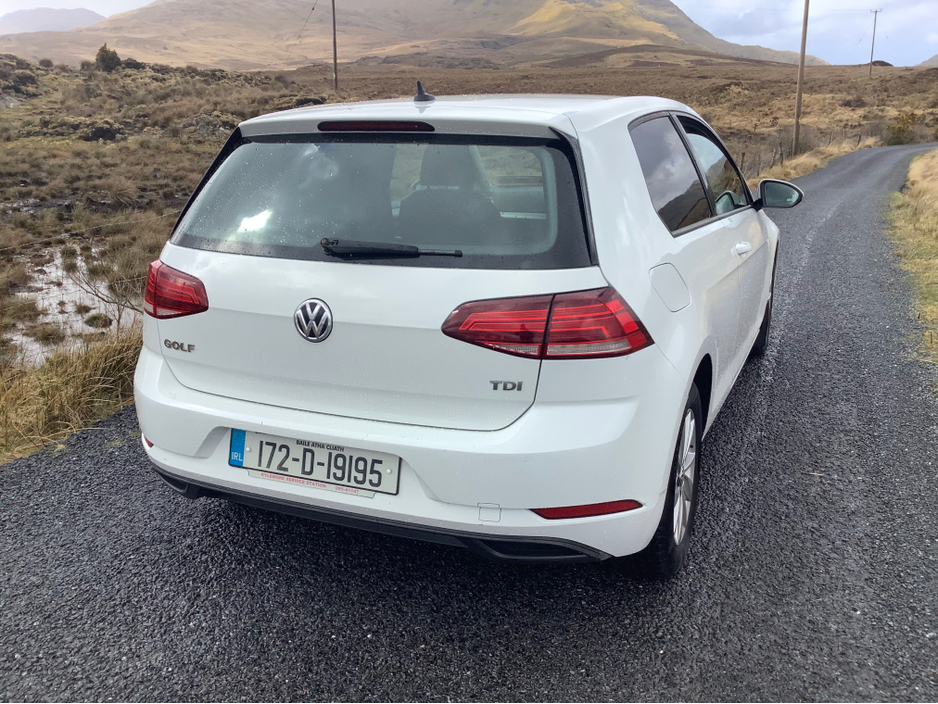 2017 Volkswagen Golf - image 17