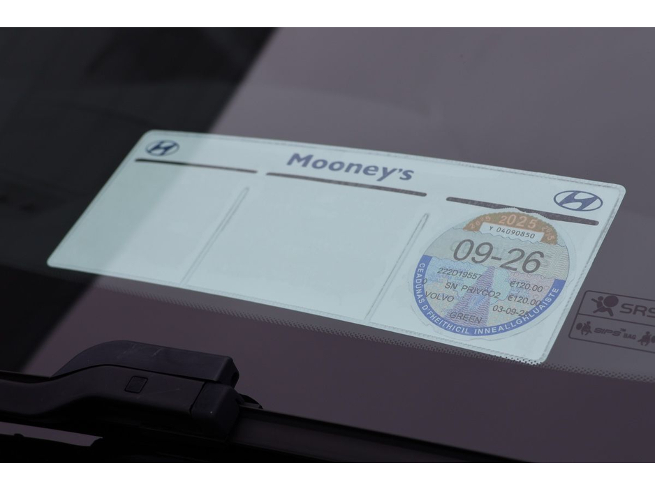 2022 Volvo XC40 - image 17