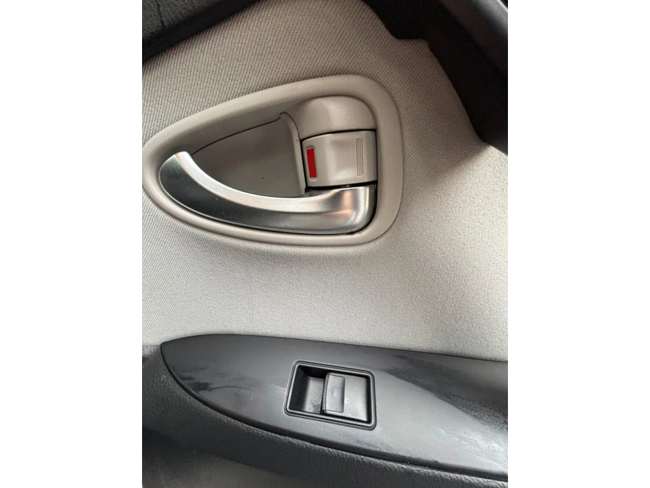 2017 Toyota Avensis 1.6 D-4D Luna Navi Saloon €10,500