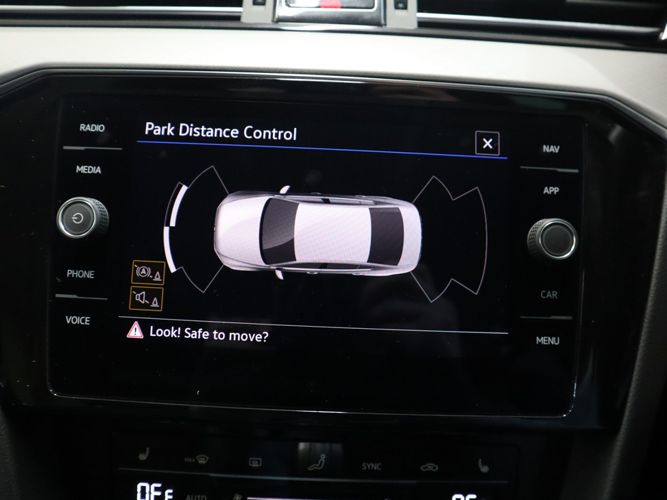 2022 Volkswagen Passat - image 15