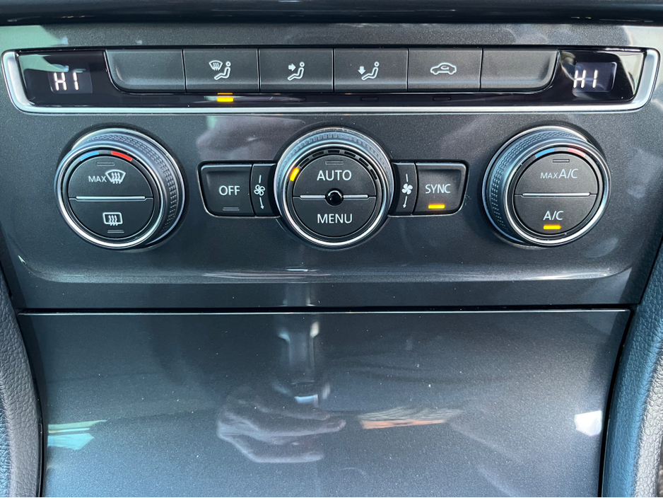 2019 Volkswagen Golf - image 21