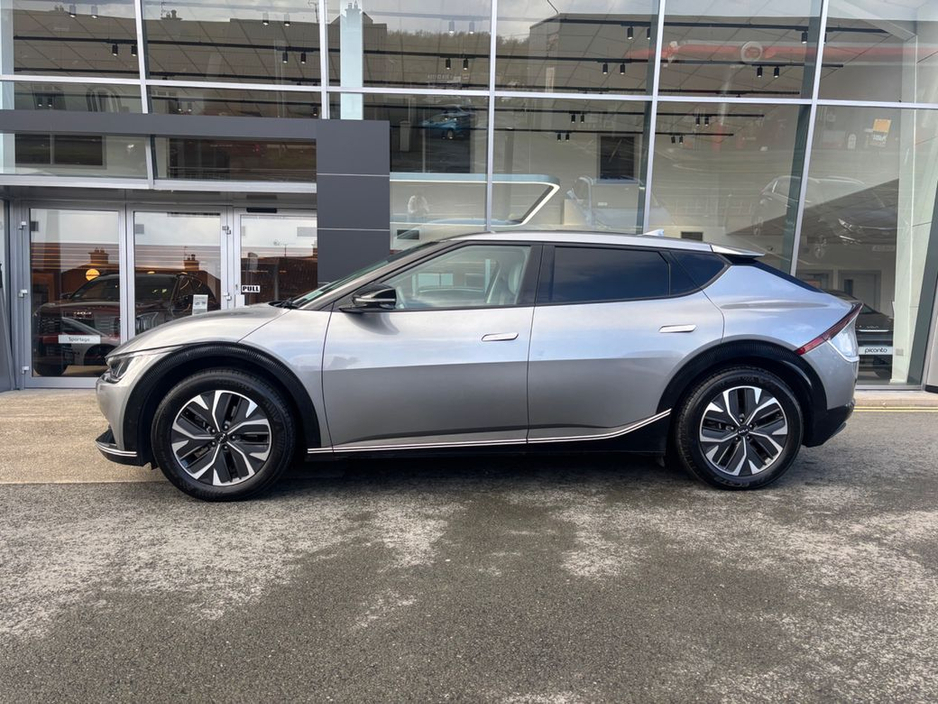 2023 Kia EV6 - image 5