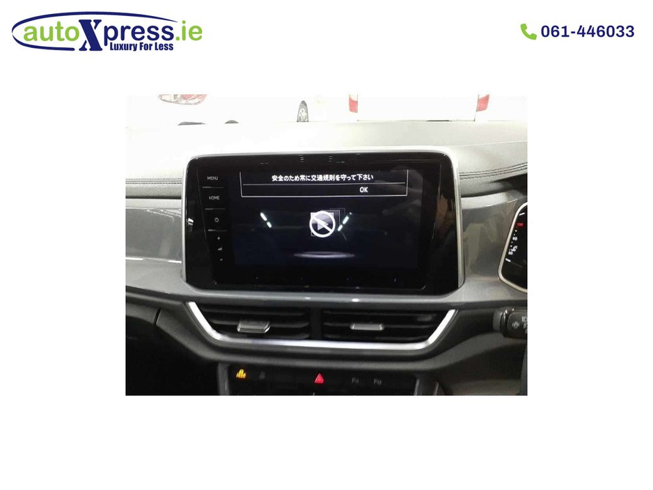 2023 Volkswagen T-Roc - image 5