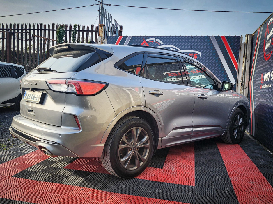 2022 Ford Kuga - image 13