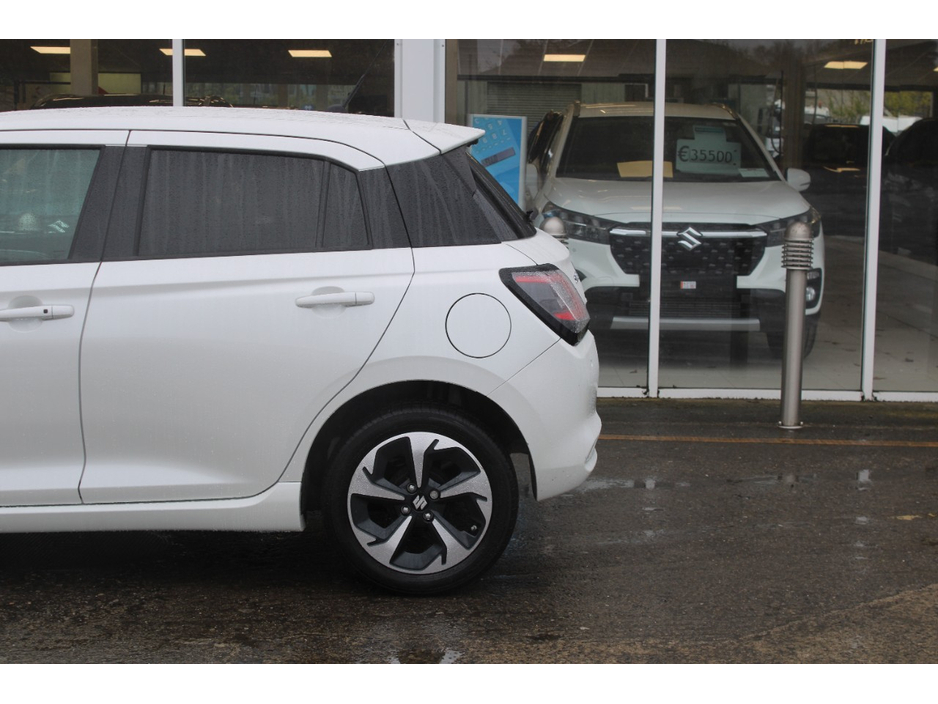 2025 Suzuki Swift - image 9