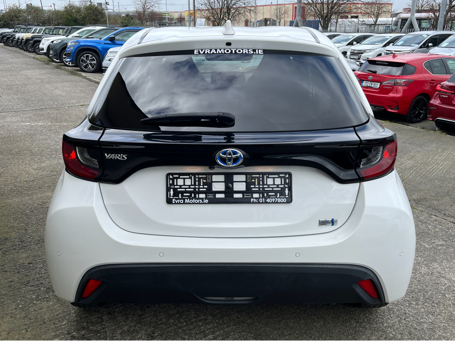 2020 Toyota Yaris - image 7