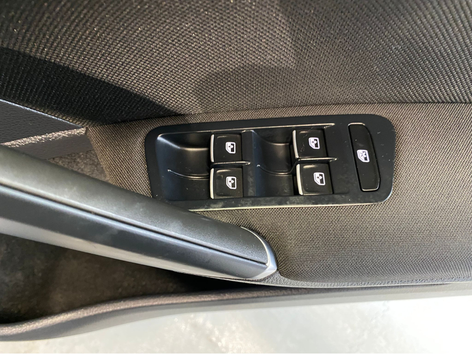 2018 Volkswagen Golf - image 19