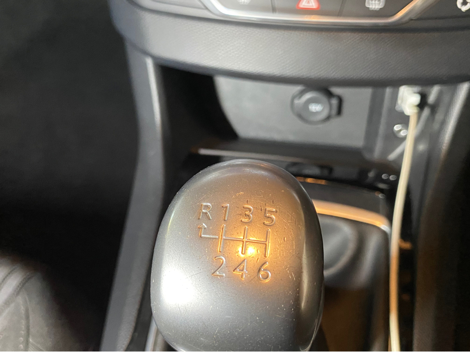 2016 Peugeot 308 - image 12