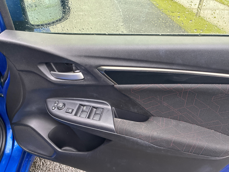 2015 Honda Fit 1.5L Petrol Hybrid Automatic €11,950