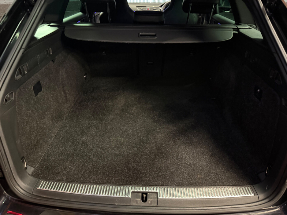 2022 Skoda Superb - image 28