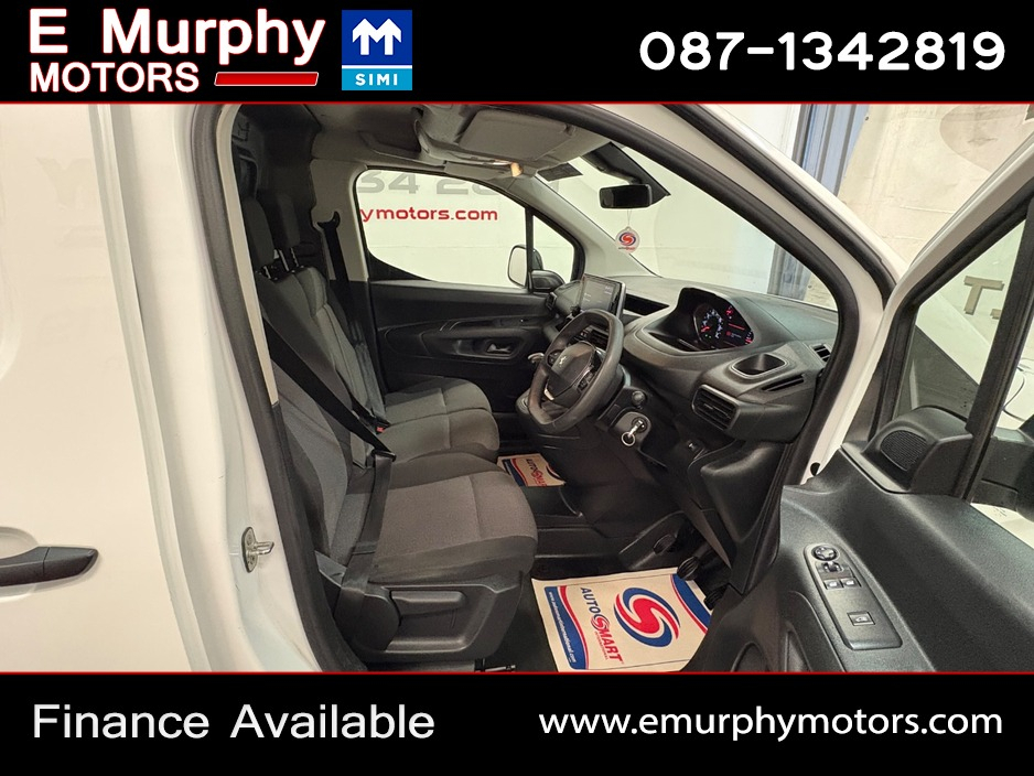 2022 Peugeot Partner - image 9