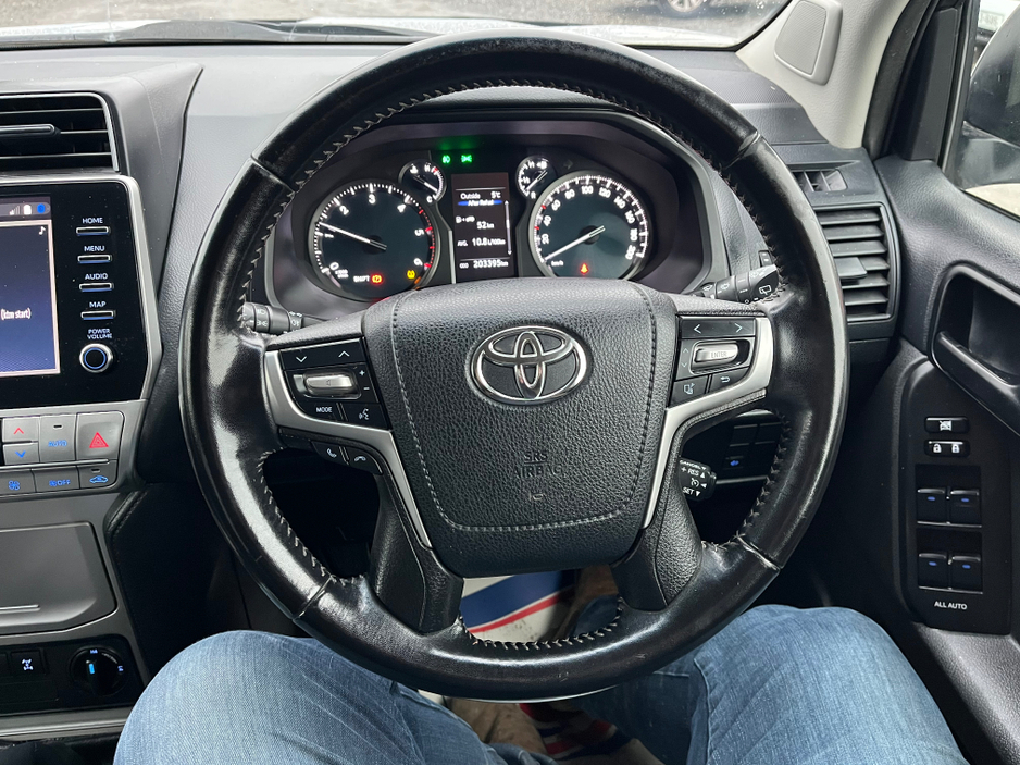 2021 Toyota Landcruiser - image 19