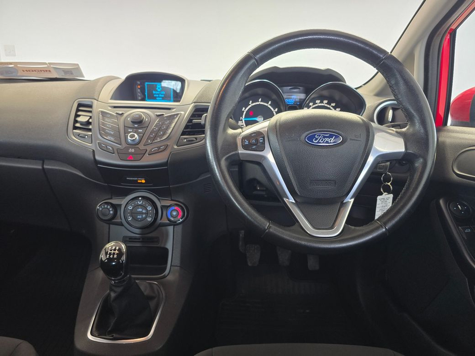 2014 Ford Fiesta - image 7