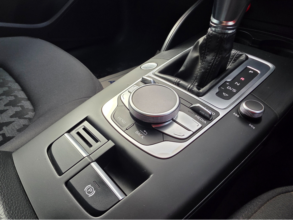 2015 Audi A3 - image 13