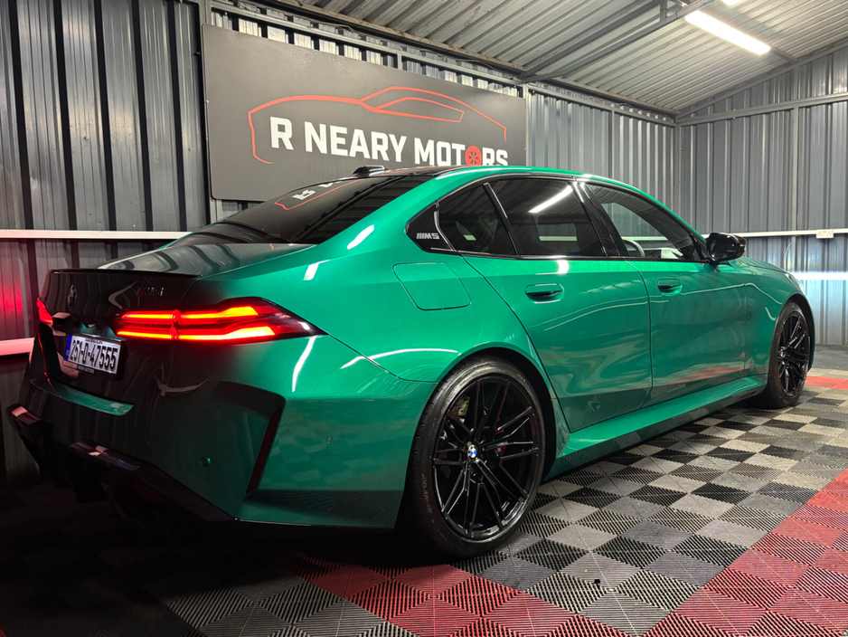 2025 BMW M5 - image 3