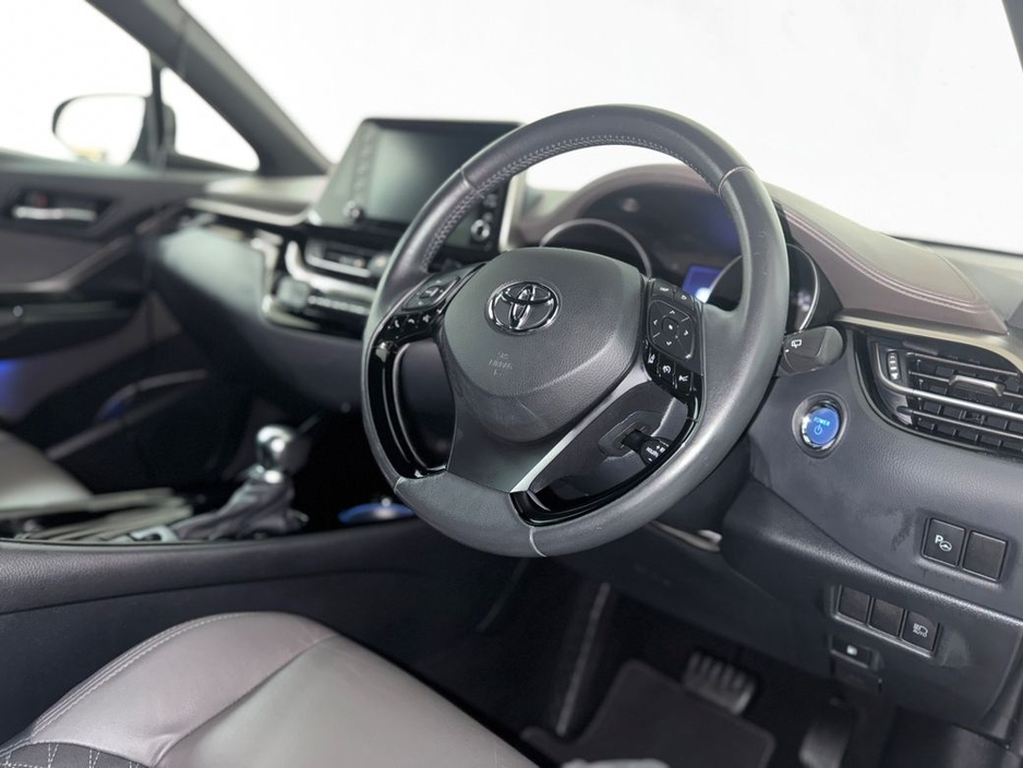 2020 Toyota C-HR - image 2