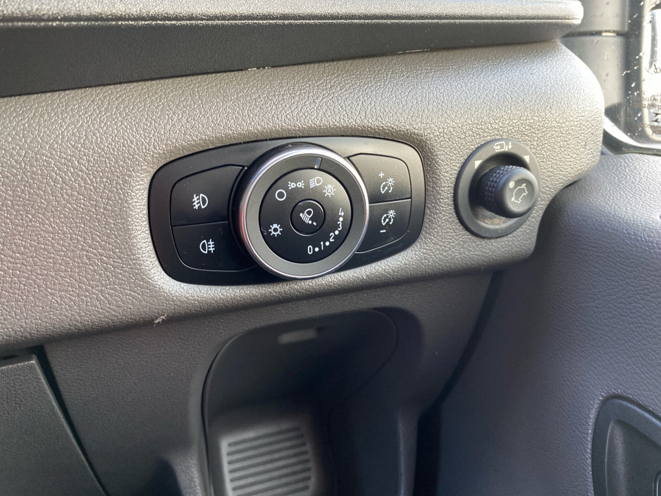 2022 Ford Transit 350L Trend 170BHP FWD.Camera/ Air Con/ Tow €18,500