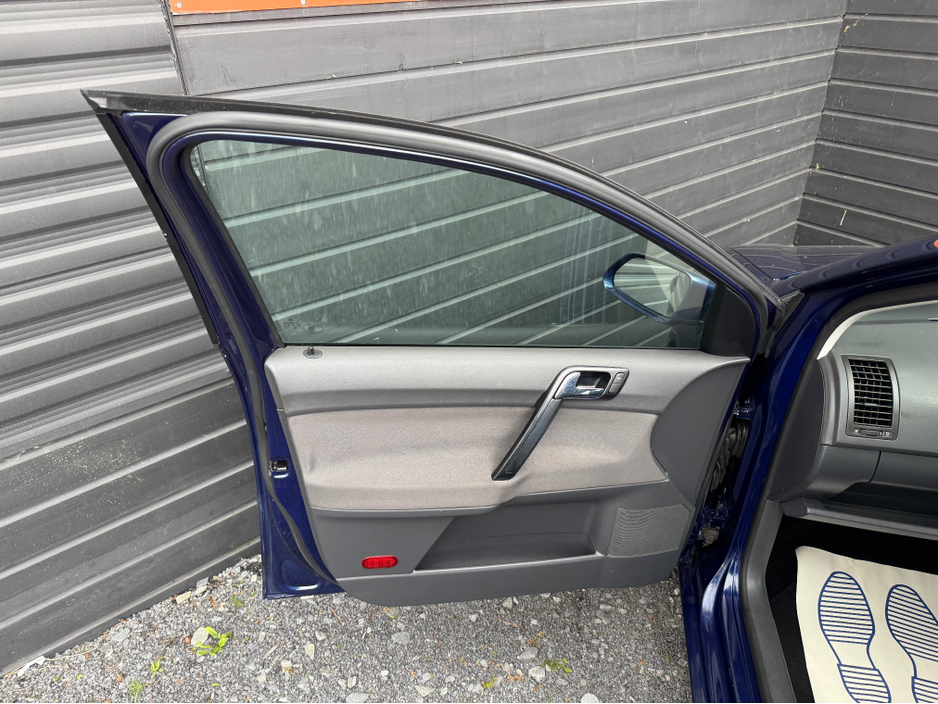 2008 Volkswagen Polo - image 16