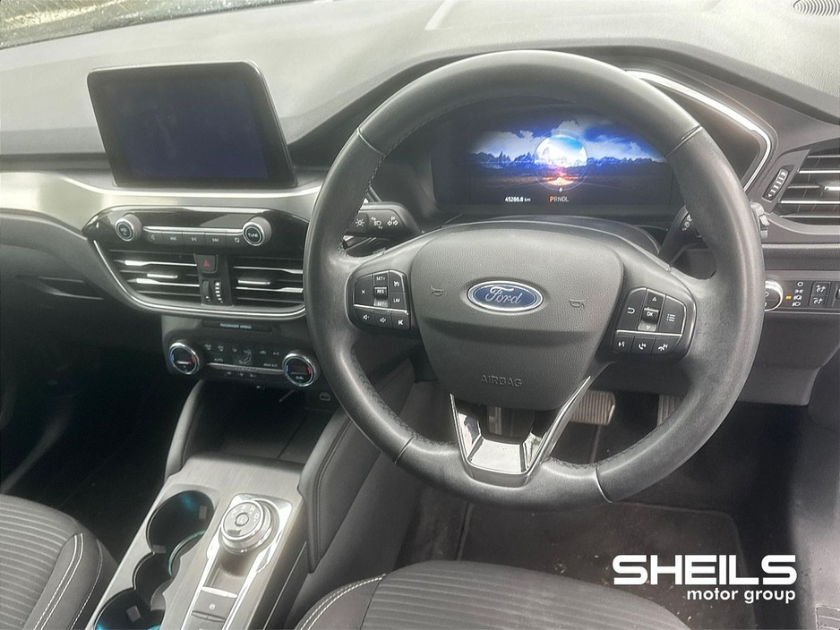 2022 Ford Kuga - image 6