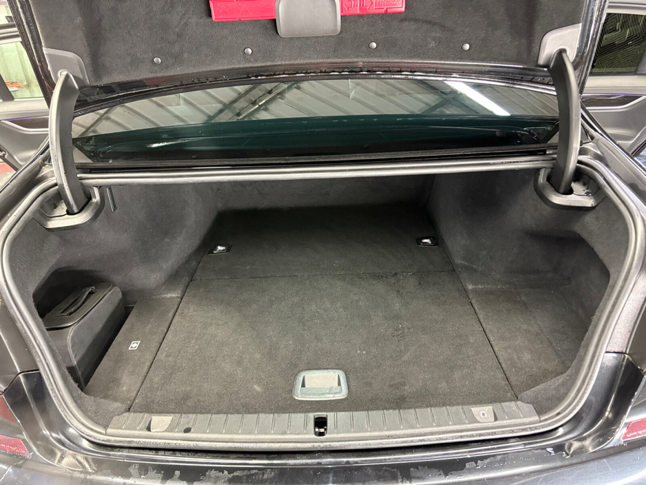 2018 BMW 7 Series - image 16