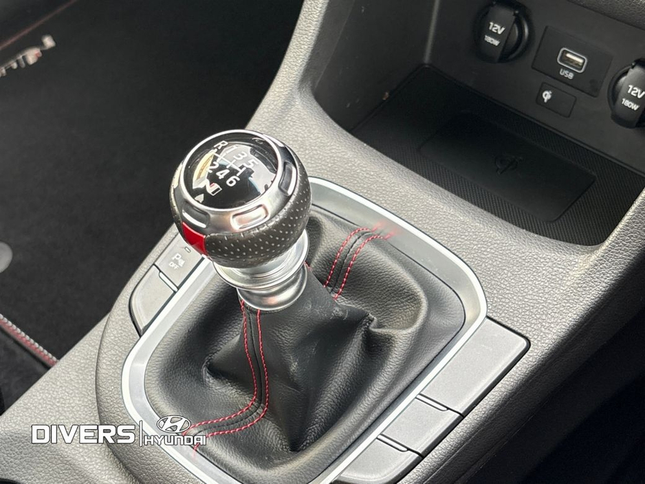 2023 Hyundai i30 - image 12