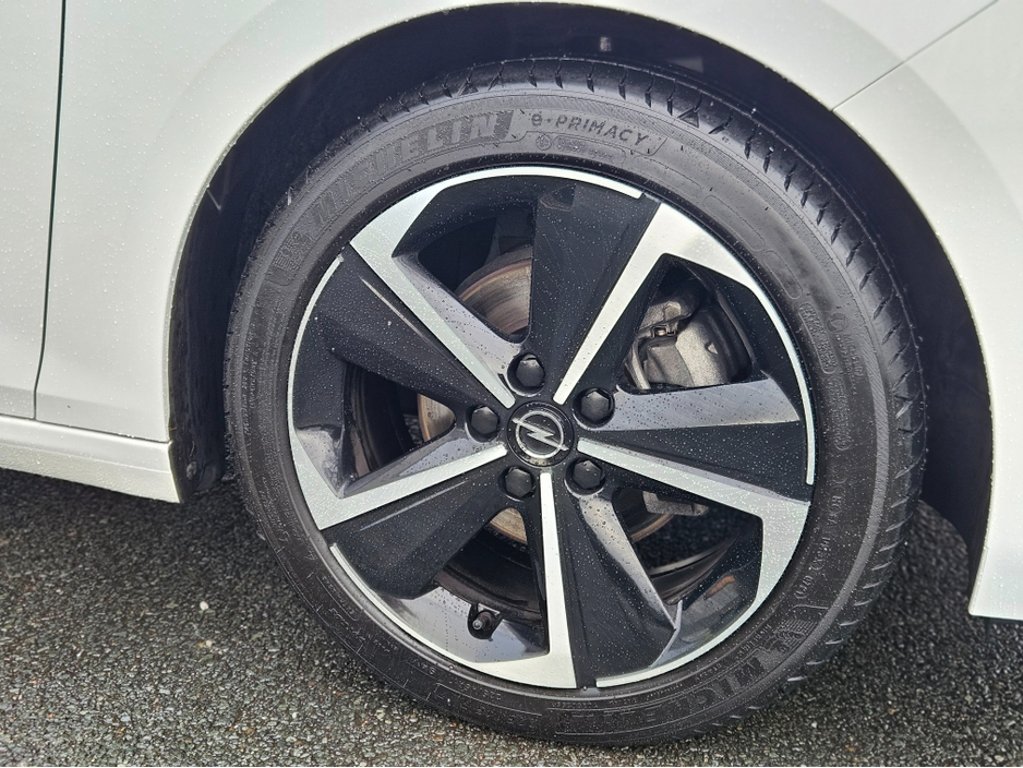 2025 Opel Astra ELEGANCE 1.2 110PS €28,950