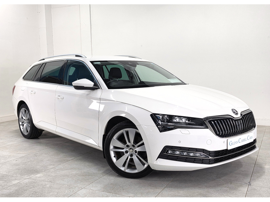 2020 Skoda Superb - image 2