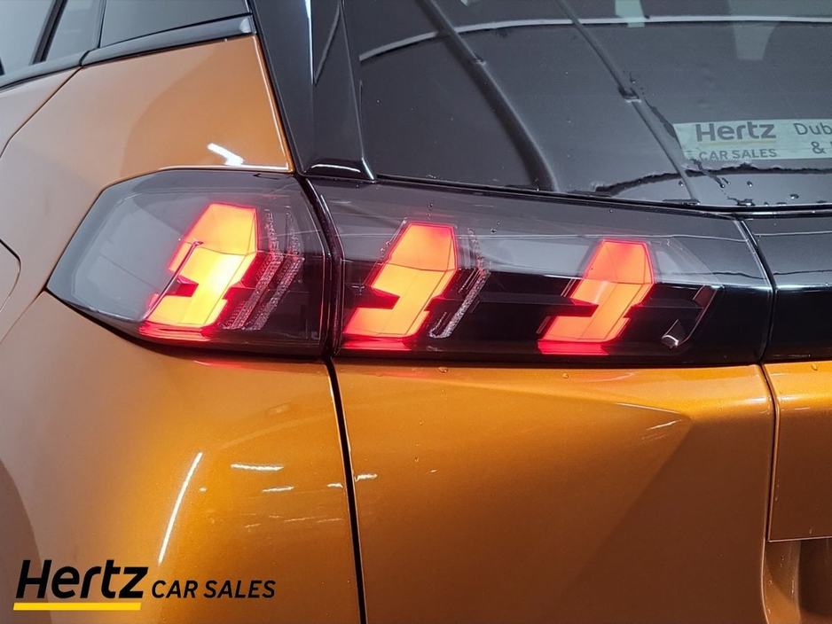 2023 Peugeot 2008 - image 8