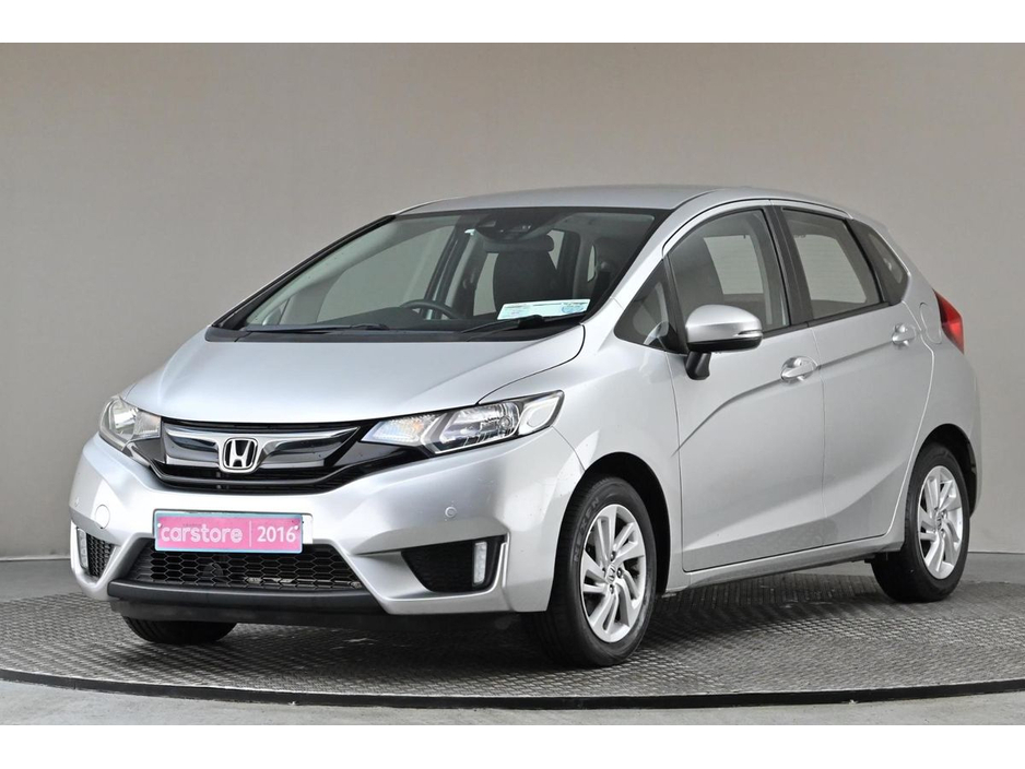 2016 Honda Jazz - image 3