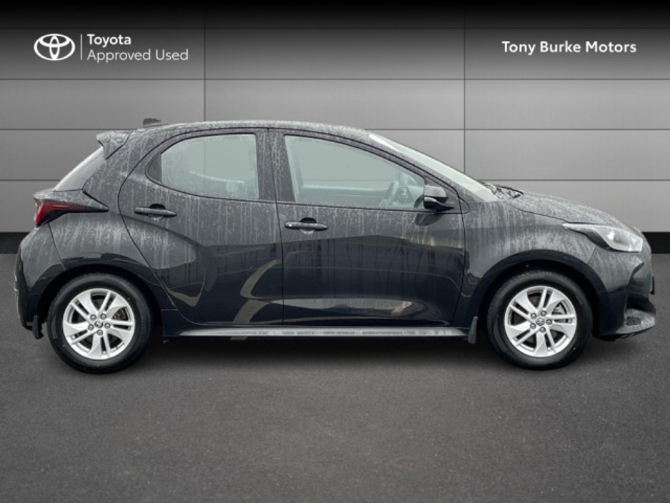 2022 Toyota Yaris - Hybrid - New Generation - Luna Edition - 1.5 - 5dr - Auto - Full Service History - EUR 160 Tax // Remote Central Locking // Front Electric Windows // Rear Electric Windows // Electric Mirrors // Fin €21,599