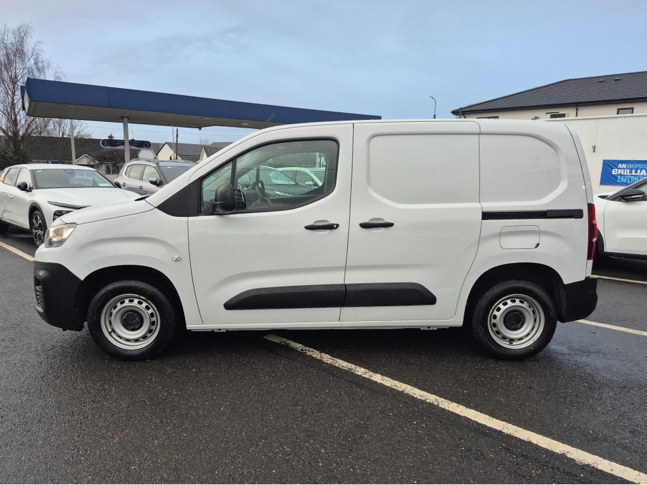 2024 Citroen Berlingo LX BLUEHDI 100 MWB (PRICE EX VAT) €17,250