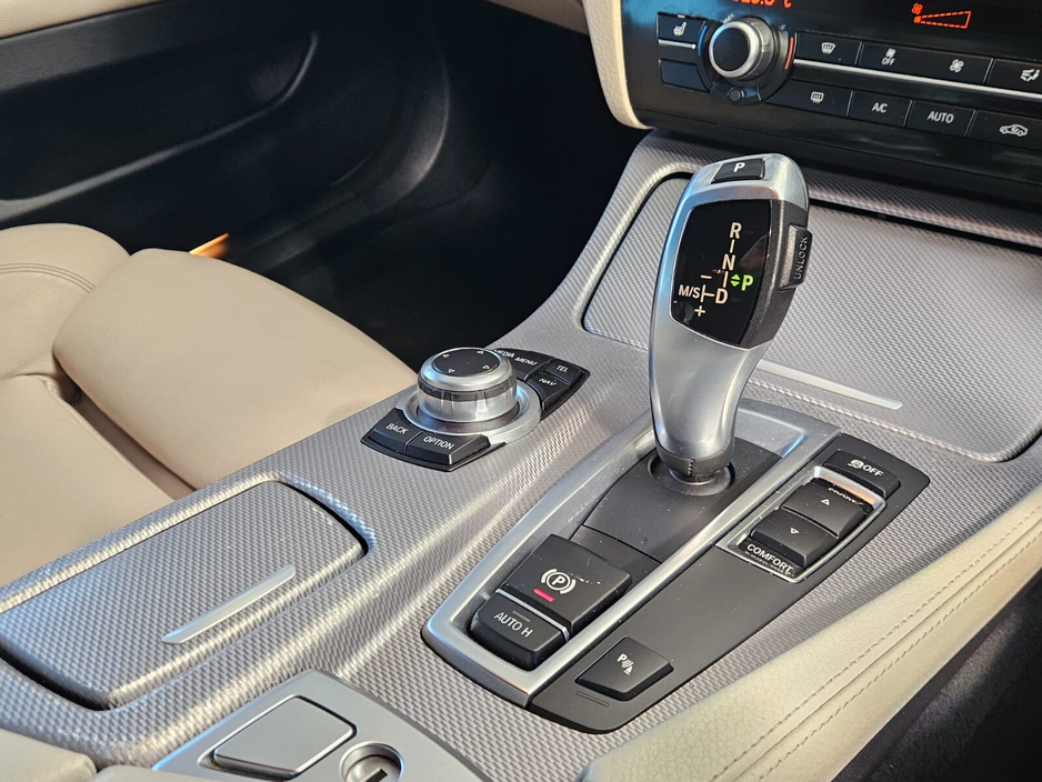2016 BMW 5 Series - image 12