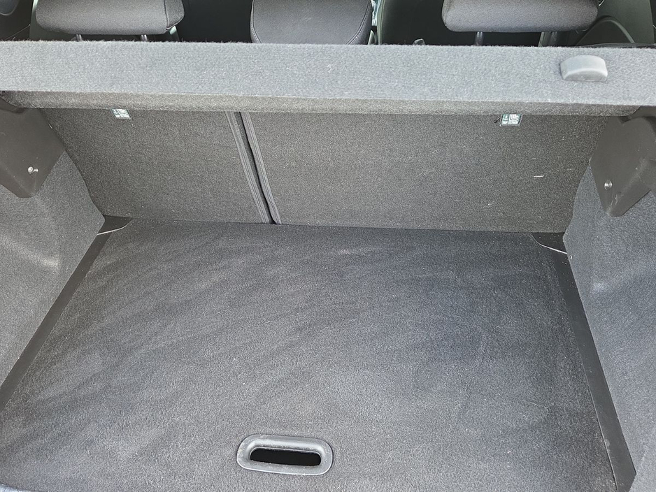 2025 Renault Captur - image 12