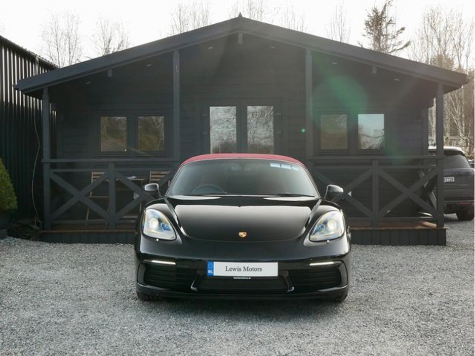 2026 Porsche Boxster - image 8