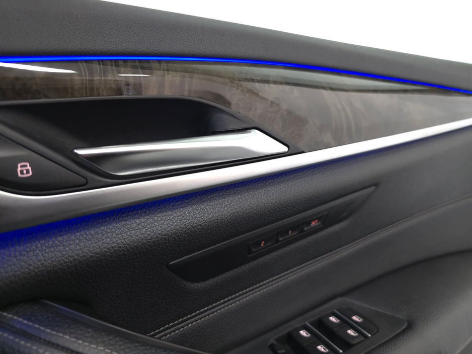 2017 BMW 5 Series - image 19