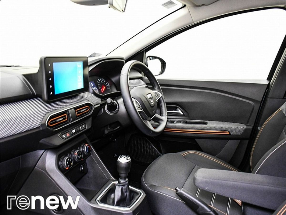 2022 Dacia Sandero Stepway - image 5
