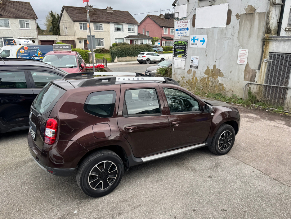 2018 Dacia Duster - image 4