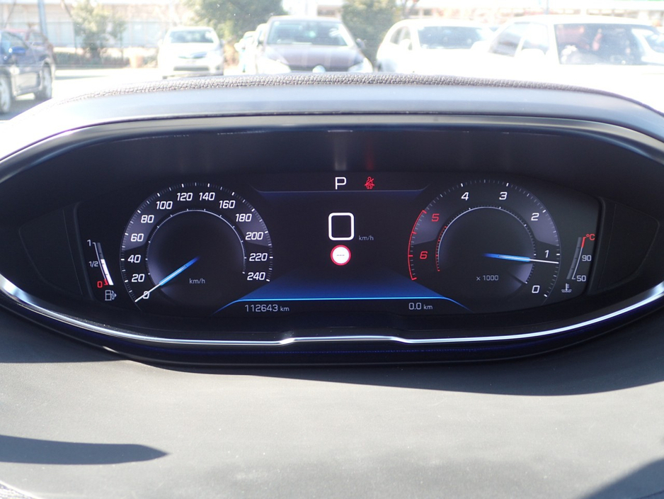 2020 Peugeot 3008 - image 6