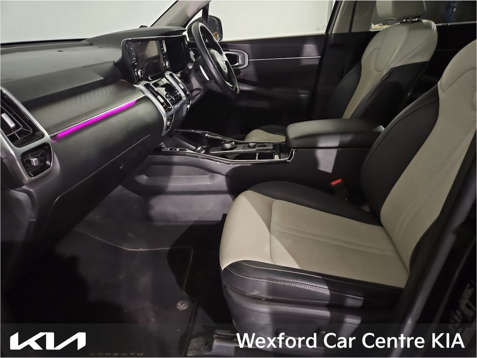 2023 Kia Sorento - image 7