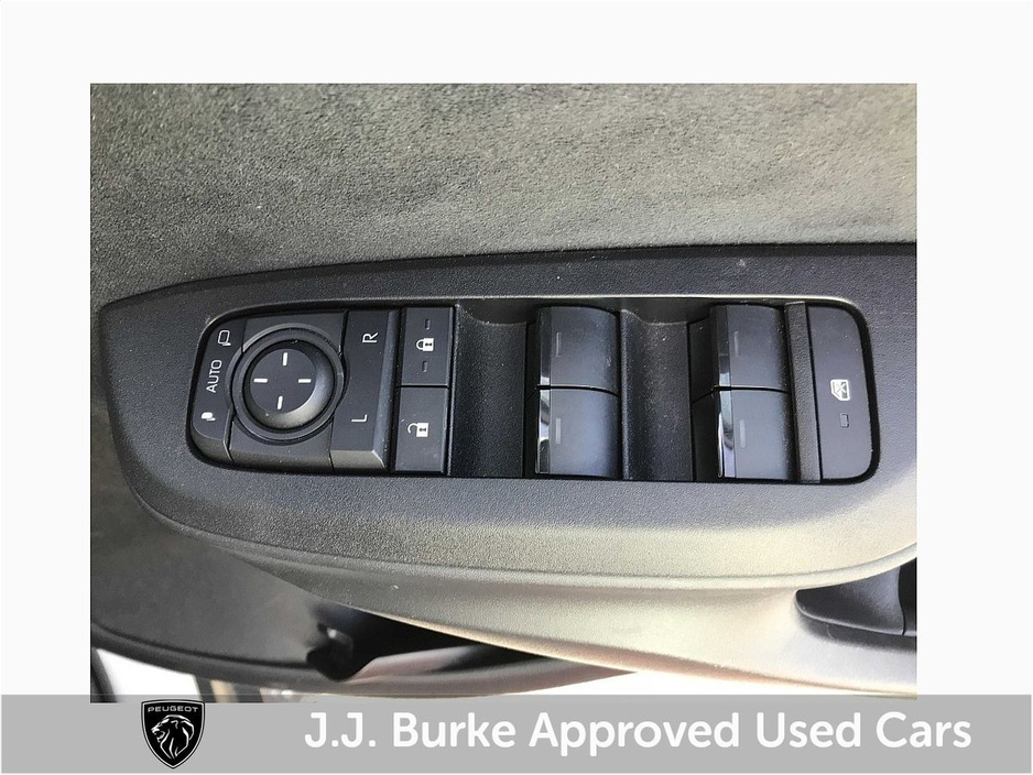 2024 Toyota Yaris - image 21