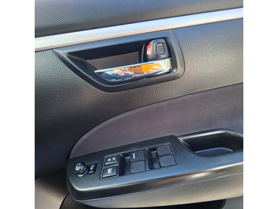 2016 Suzuki Swift - image 21