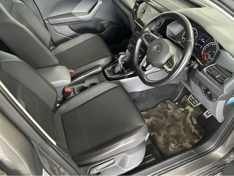 2020 Volkswagen T-Cross - image 5