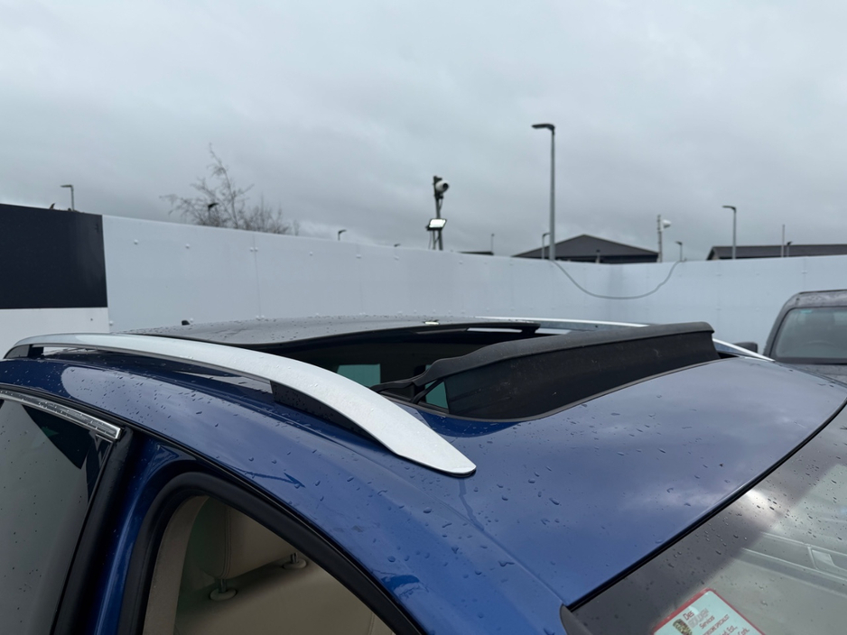 2018 Volkswagen Touareg - image 10