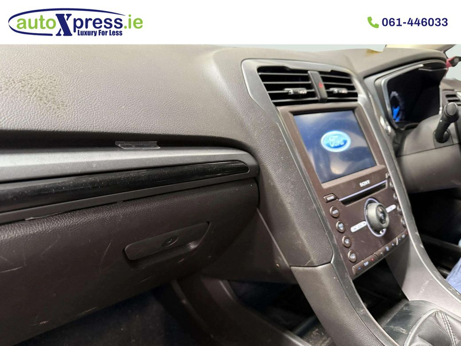 2017 Ford Mondeo - image 4