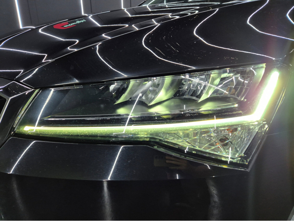 2020 Skoda Superb - image 5