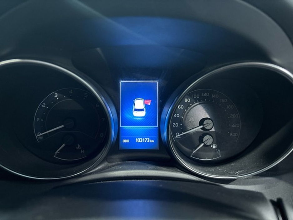 2018 Toyota Auris - image 16