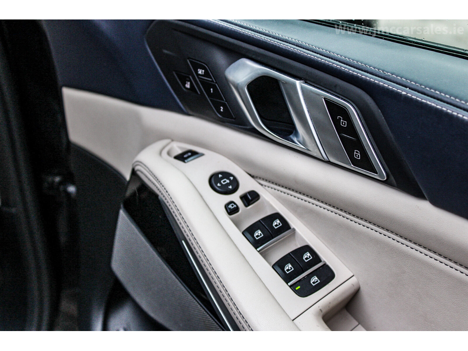 2021 BMW X5 - image 15
