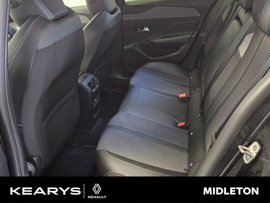 2023 Peugeot 308 - image 6